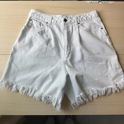 Pantalones Cortos Vaqueros Gianni Bini GB Línea A Pierna Ancha Dobladillo Deshilachado Blanco Lavado 11 Tiro Alto Foto 1 de 4