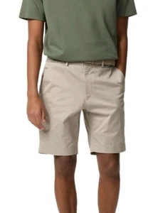 Uniqlo Stretch Slim Fit Shorts Beige 98%-Cotton 2%-Spandex Size Small Men's NWT - Picture 1 of 11