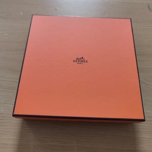 Hermes Orange Square Box 19×19×4 - Picture 1 of 4