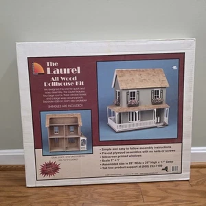 Vintage 2001 Laurel Dollhouse Kit di Corona Concepts Dollhouses #9309, SCATOLA APERTA - Foto 1 di 3