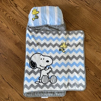 Manta enrollable con almohada Lambs & Ivy Peanuts Snoopy Siesta Mat Usada en Excelente Condición Foto 1 de 4