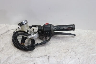 Interruptor de apagado de manillar con clip derecho Suzuki GSXR600 2001-2003 cilindro maestro de freno Foto 1 de 4