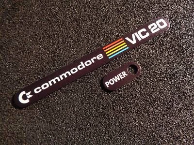 Commodore VIC 20 Label / Sticker / Badge / Logo 11cm x 1,1cm [460] Foto 1 de 4