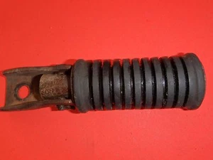 Suzuki GS 750 Of 1978 GS750 footpeg rear right - Foto 1 di 1