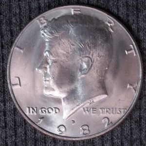 1982 D Kennedy Half Dollar 50c choice BU US mint coin - Picture 1 of 2