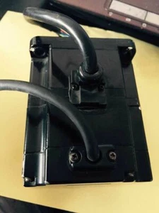 1PC YASKAWA AC SERVO MOTOR SGMPH-01A1A4C NEW - Picture 1 of 2