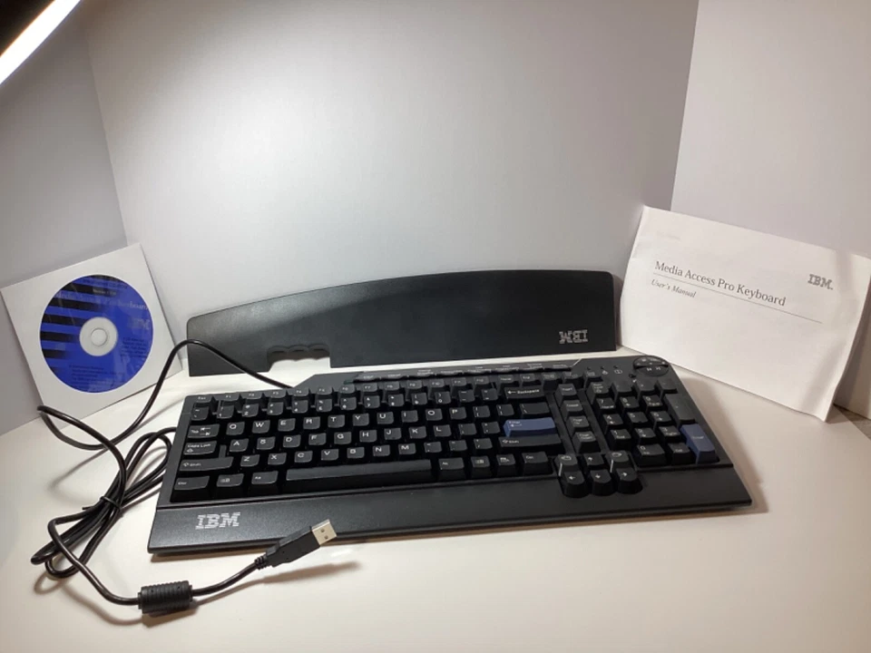 IBM 09N5549 MEDIA ACCESS PRO KEYBOARD WINDOWS CD DISC MANUAL BLACK - Image 1 of 4