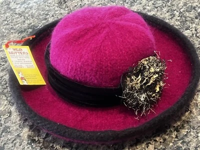 Women’s Handmade Wool Hat With Velvet Trim. Made In USA. Elegant.  Foto 1 de 4