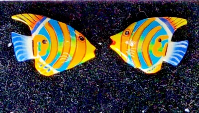 Pendientes perforados de pez ángel beso tropical de 1" usados ¿Joyería pintados a mano? Foto 1 de 4