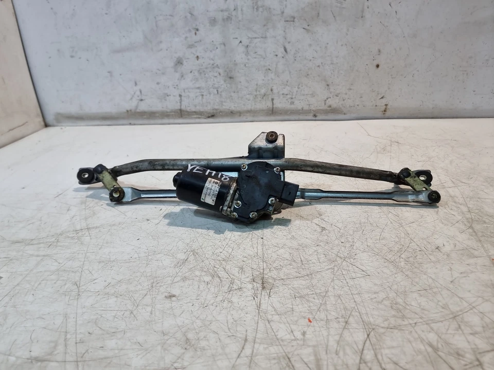 Motor limpiaparabrisas y acoplamiento parabrisas delantero Audi A6 2.7 automático 2003 MK2 OEM 4B2955023D Foto 1 de 4