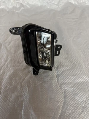 Luz antiniebla para pasajero derecho Cadillac CT6 2016-2018 OEM 23422144 Foto 1 de 4