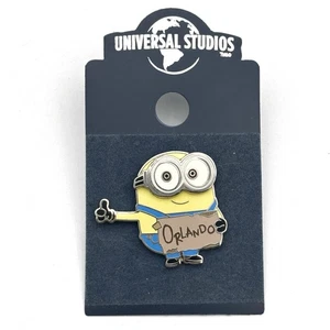Despicable ME Universal Studios Parks Pin Minion Bob Holding Orlando Schild NEU - Bild 1 von 4