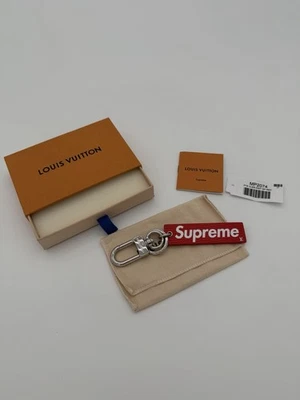 Louis Vuitton LV x Supreme MP2074 Llavero Cuero Epi Rojo - 100% Auténtico Foto 1 de 4