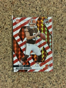 2025 Panini Mosaic Dillon Gabriel #332 Red White Stripe Rookie Card Rc Browns - Bild 1 von 2