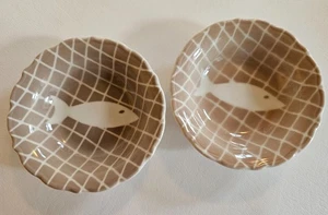 Vintage 50er Jahre PAAR (2) SYRAKUS PORZELLAN NETZ BEEREN SCHALEN braun beige FISCH Schablone - Bild 1 von 5