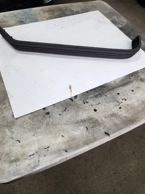 TIRA DE PARACHOQUES DERECHA NUEVO GM 15574116 C/K PICK UP SILVERADO GMC SIERRA 1988-1995 Foto 1 de 4