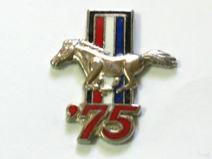 1975 Mustang Pin Badge Mustang Year Automobile Pin , (*) - Picture 1 of 2