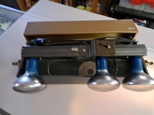 Vintage Adams W50 Light Bar in Metal Storage Container 4 Bulbs, Screw in Handle - Picture 1 of 6