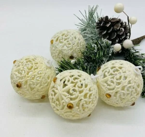 Vintage Plastic Lace Glitter Christmas Tree Ornament Set Of 4 - Picture 1 of 7
