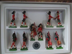 54 mm Britains Set Infantry and Pipers   - Picture 1 of 4