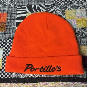 Portillo's Employee Beanie Strickmütze Mütze Hi-Vis orange Acryl - leichte Markierungen - Bild 1 von 5
