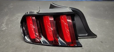 Ford Mustang GT 2015-2017 EcoBoost LH Driver luz trasera LED fabricante de equipos originales Foto 1 de 4