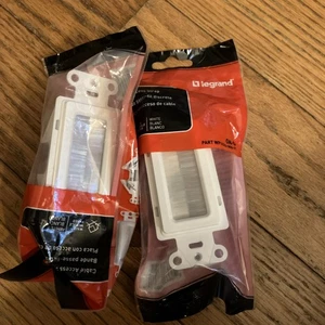 2 Legrand 1-Gang White Single Cable Access Strap Brush Standard Wall Plate ON-Q - Afbeelding 1 van 4