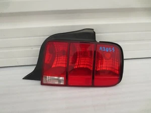 2005-2009 Ford Mustang RIGHT Passenger OEM Genuine Tail Light Brake Lamp NICE - Picture 1 of 5