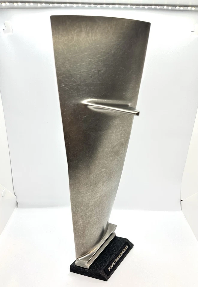 Boeing B-52 Titanium Jet Engine Fan Blade. Flight Sim Turbine Pilot Gift Model - Image 1 of 4