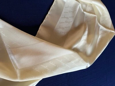 SALVATORE FERRAGAMO кремовый 55 дюймов длиной шелковый шарф Рим винтажный шикарный классический - Изображение 1 из 4