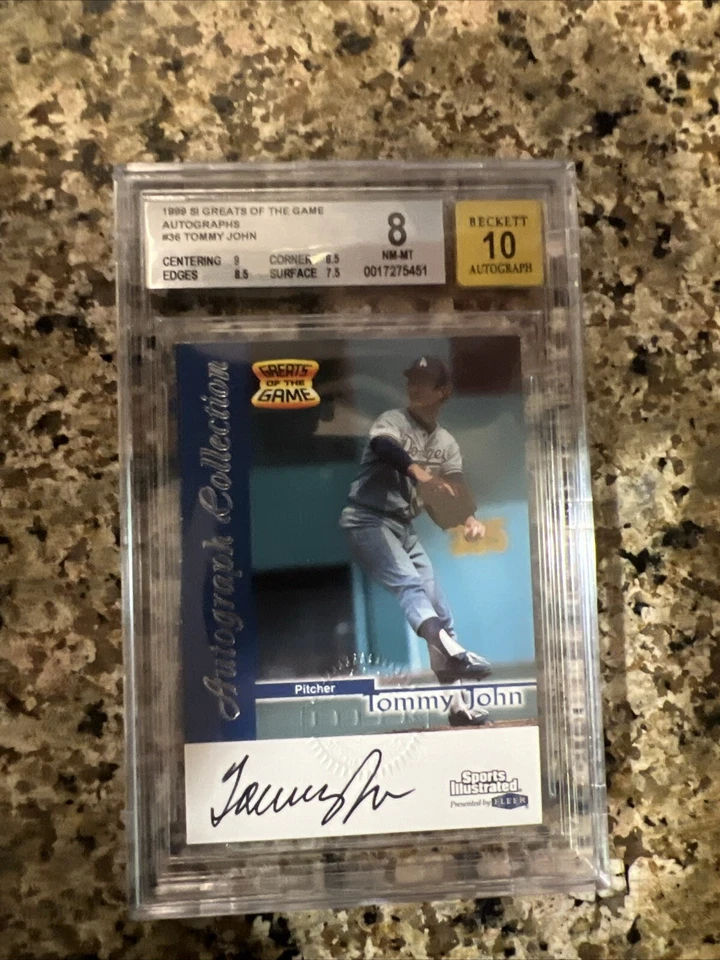 Tommy John Firmado 1999 Fleer SI Grandes del Juego BGS 8.5 Automático Dorado 10 Foto 1 de 3