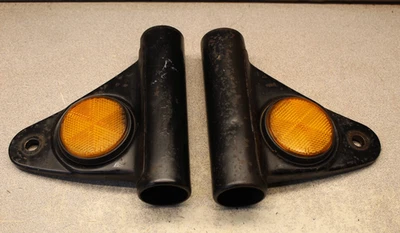 CUBIERTAS DE HORQUILLA KAWASAKI F11 250 73-1975 OREJAS FAROS CUBIERTA DE PERMANENCIA OEM 44001-081-21 Foto 1 de 4