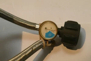 1X 15 In Male 1/4" NPT QCC1 RV LP Propane Pigtail Hose w/ Gauge Connector one - Picture 1 of 6