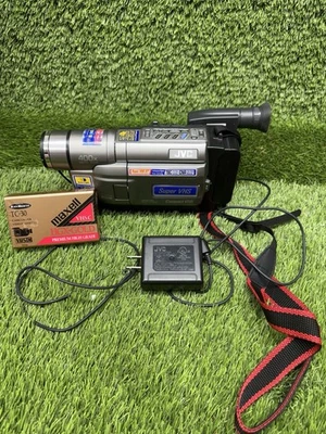 JVC GR-SXM330U Compact Video VHS Camcorder S-VHS, VHS-C w/ Charger - Image 1 of 4