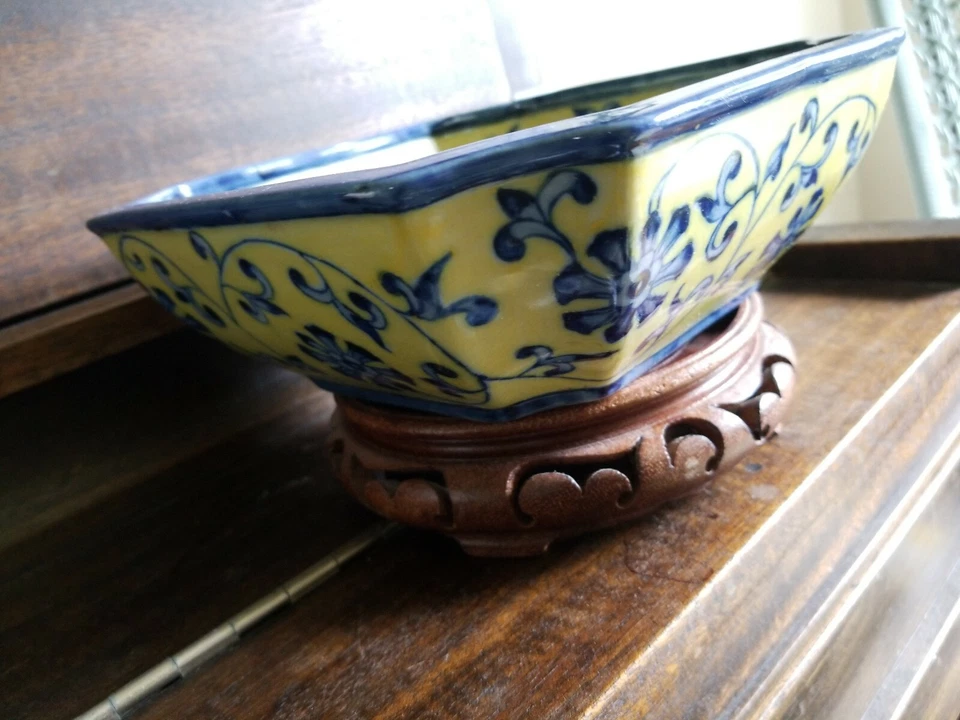 Красивая китайская экспортная восьмиугольная чаша синяя и желтая с отметкой - Изображение 1 из 4