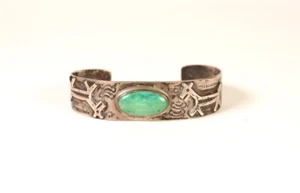 Navajo Bracelet one green turquoise with Fred Harvey Dogs - Picture 1 of 3