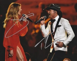 TIM MCGRAW & FAITH HILL SIGNED COUNTRY 8X10 - Picture 1 of 3