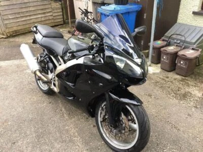 Carenado negro para Kawasaki Ninja ZX6R / ZZR600 2005 2006 2007 2008 2000 Foto 1 de 4