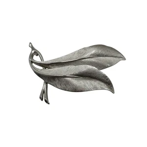 Crown Trifari Silver Leaf Brooch Textured Elegant Nature Inspired Jewelry Gift - Picture 1 of 7