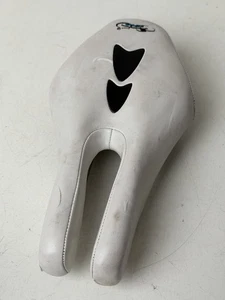 ISM Adamo Triathlon Split Nose Saddle White Ti Alloy Rails - Picture 1 of 15