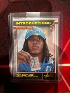 2023 Panini Absolute - Introductions #4 Jahmyr Gibbs (RC) - Bild 1 von 2