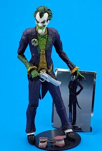 DC MULTIVERSE BATMAN ARKHAM ASYLUM: THE JOKER 7"/approx. 18cm McFARLANE TOYS - LOOSE - Picture 1 of 1