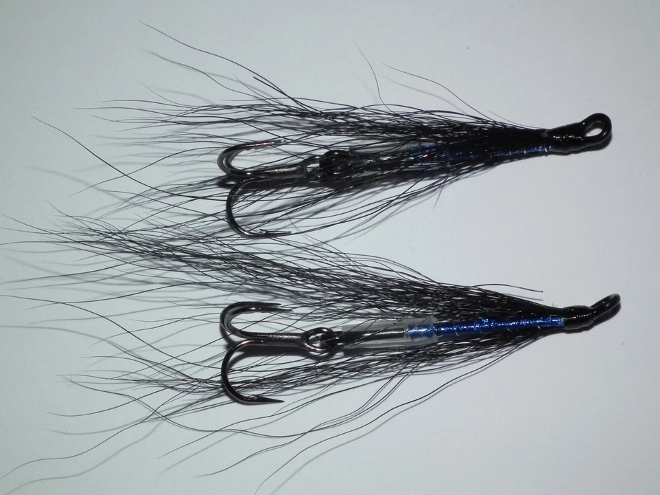 salmon/seatrout-------------------- 2 black & dark blue 20mm waddingtons - Image 1 of 1