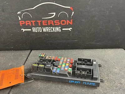 Land Rover LR3 2005 cabina interior debajo del tablero caja de relé de fusibles Foto 1 de 4