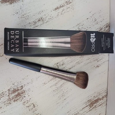 Cepillo de definición de contorno UD Urban Decay F109 NUEVO Foto 1 de 4