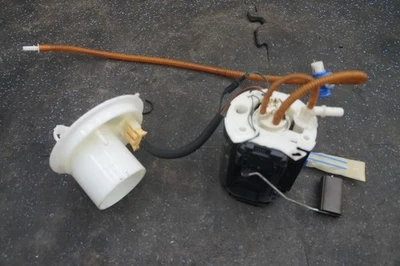 Conjunto de brida de bomba de combustible de gasolina derecha 11K0004CP OEM McLaren MP4-12C Foto 1 de 4