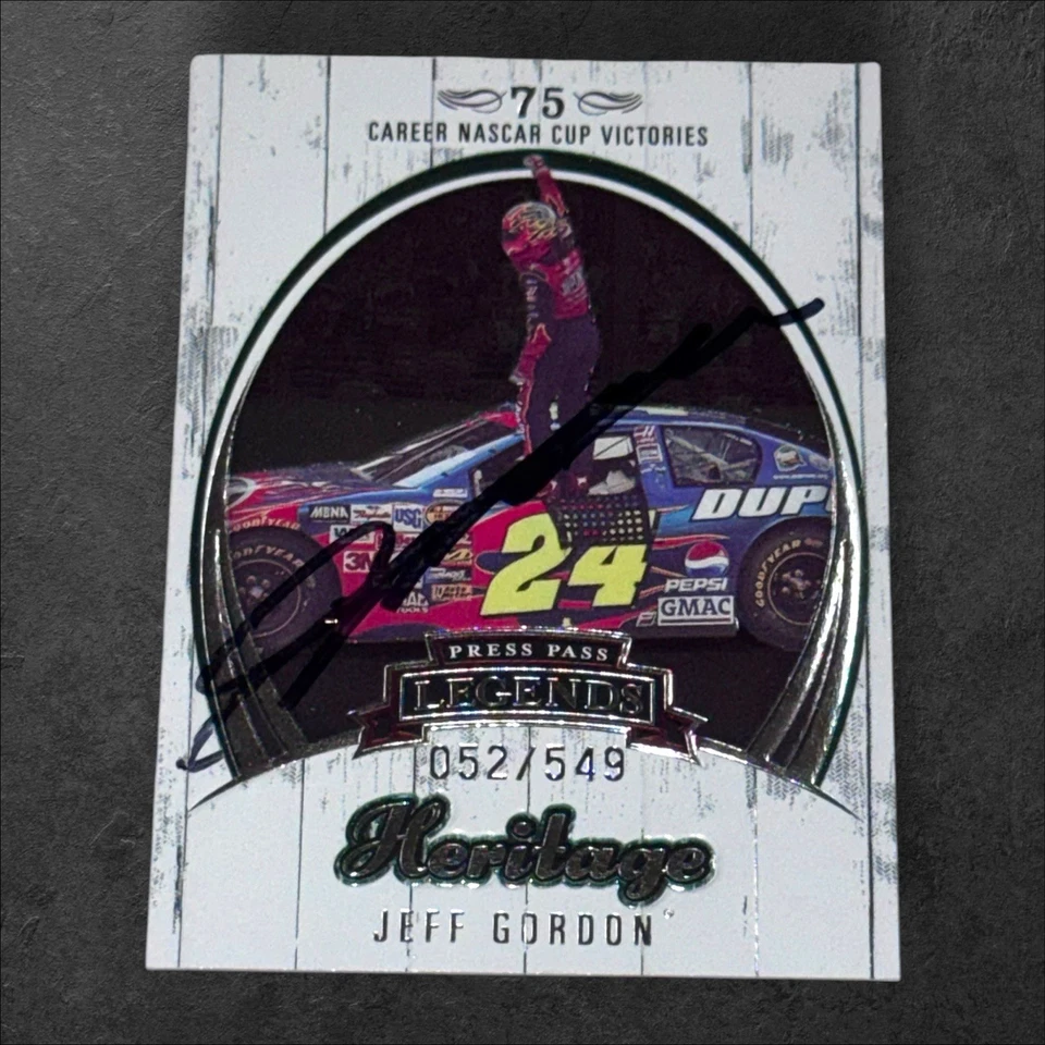 Tarjeta autografiada de Jeff Gordon 2006 PRESS PASS LEGENDS HERENCIA 75 CUP VICTORIAS Foto 1 de 1