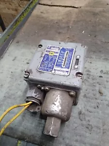 SQUARE D 9012 ACW1 SER B PRESSURE SWITCH 10-110PSI 9012ACW1 - Picture 1 of 6
