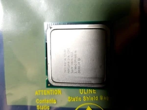 Intel Pentium E5400 Dual Core Processor - 2.7GHz 2MB 800MHz - SLGTK - LGA775 CPU - Picture 1 of 2