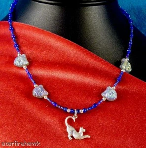 Colgante de plata esterlina para gatito con cuatro gargantilla de vidrio con cuentas para gatos dama - Imagen 1 de 5